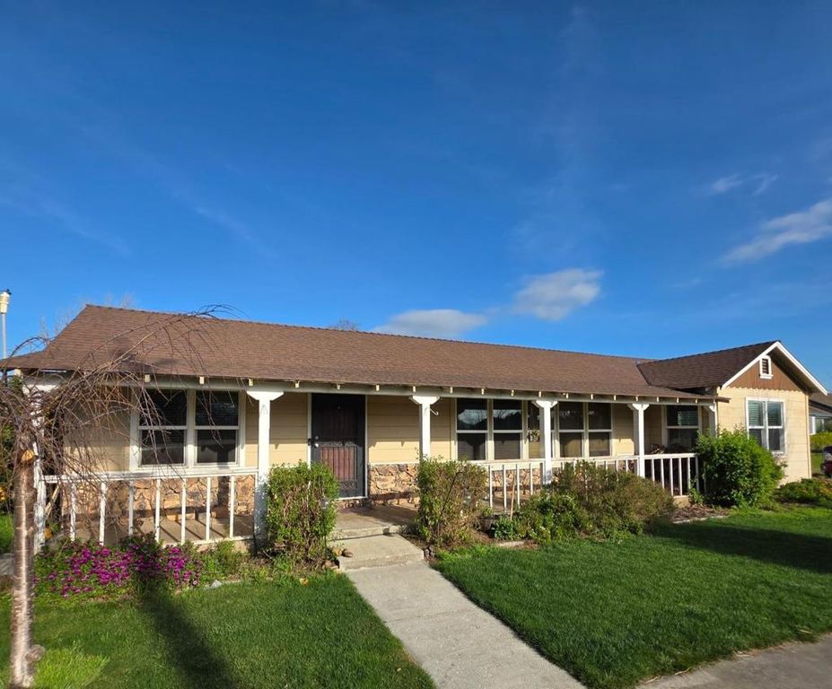 Image 1 of property listing at 14200 Sycamore Avenue, San Martin, CA 95046