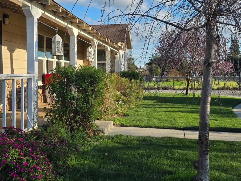 Image 14 of property listing at 14200 Sycamore Avenue, San Martin, CA 95046