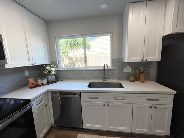 5122 Creek Shadows Drive, Kingwood, TX 77339