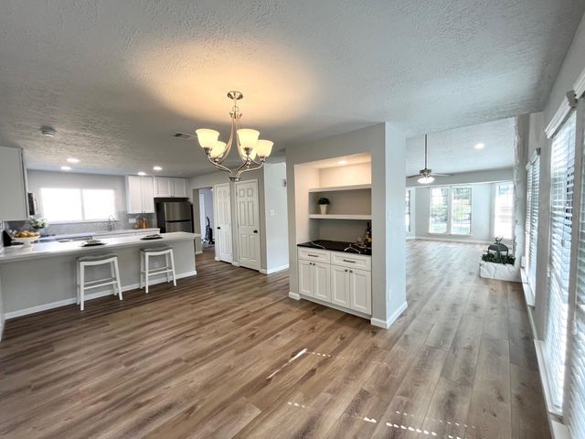 5122 Creek Shadows Drive, Kingwood, TX 77339