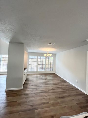 5122 Creek Shadows Drive, Kingwood, TX 77339