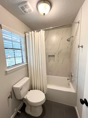 5122 Creek Shadows Drive, Kingwood, TX 77339