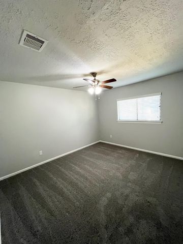 5122 Creek Shadows Drive, Kingwood, TX 77339