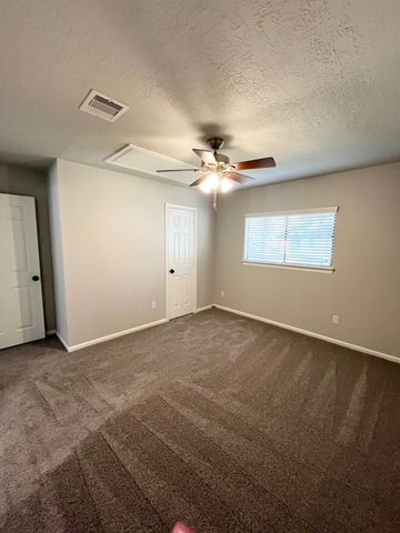 5122 Creek Shadows Drive, Kingwood, TX 77339