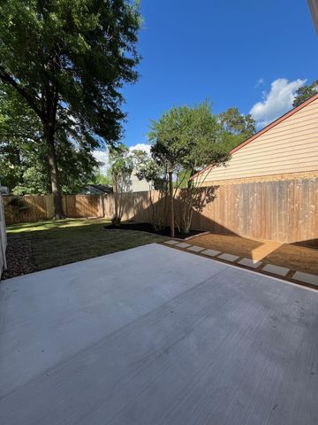 5122 Creek Shadows Drive, Kingwood, TX 77339