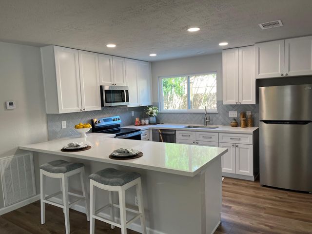 5122 Creek Shadows Drive, Kingwood, TX 77339