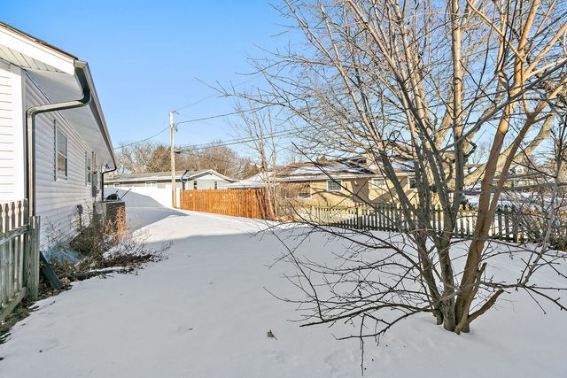 381 Keith Avenue, Crystal Lake, IL 60014