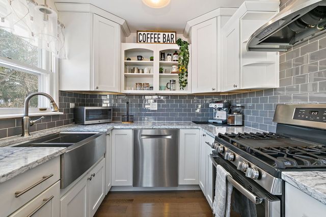 381 Keith Avenue, Crystal Lake, IL 60014