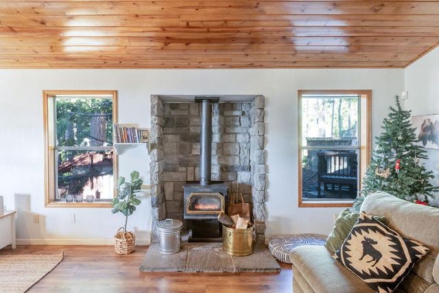 22324 Twain Harte Dr, Twain Harte, CA 95383