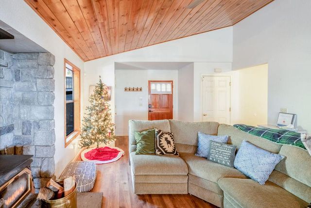 22324 Twain Harte Dr, Twain Harte, CA 95383