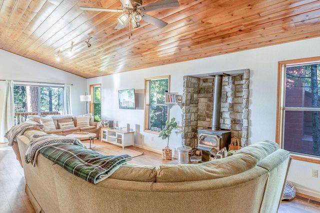 22324 Twain Harte Dr, Twain Harte, CA 95383