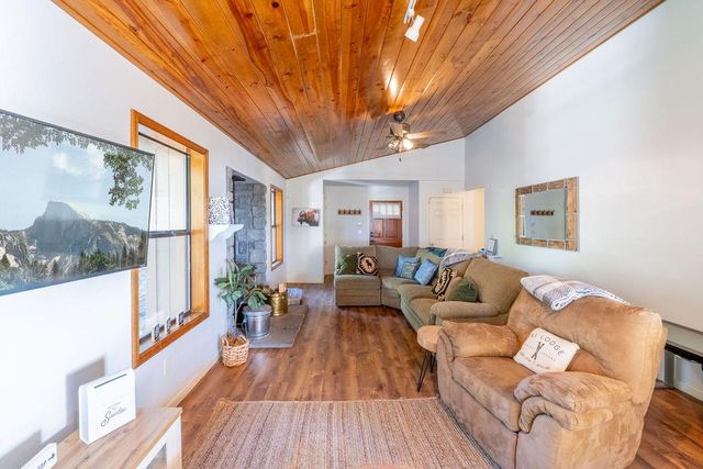 22324 Twain Harte Dr, Twain Harte, CA 95383