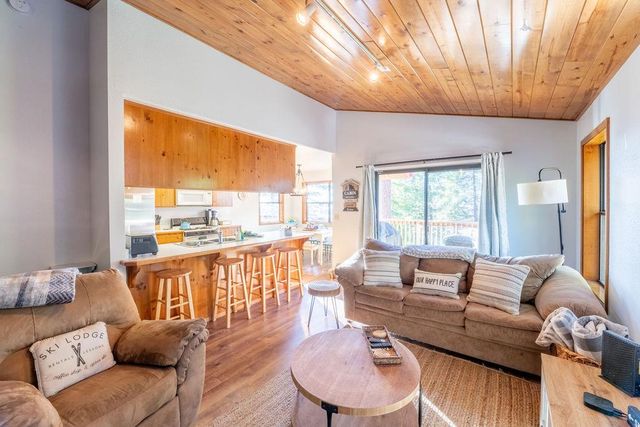 22324 Twain Harte Dr, Twain Harte, CA 95383