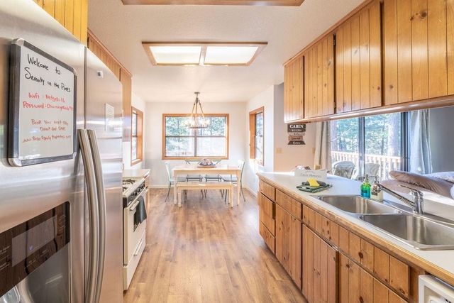 22324 Twain Harte Dr, Twain Harte, CA 95383