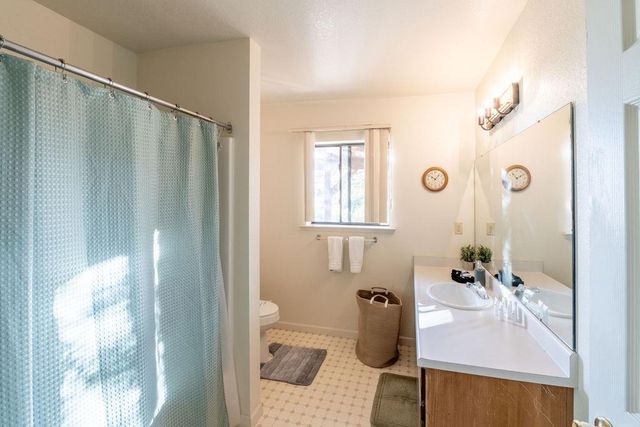 22324 Twain Harte Dr, Twain Harte, CA 95383