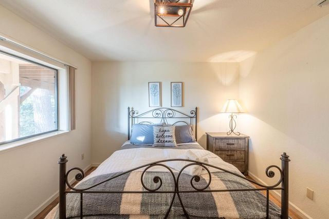 22324 Twain Harte Dr, Twain Harte, CA 95383