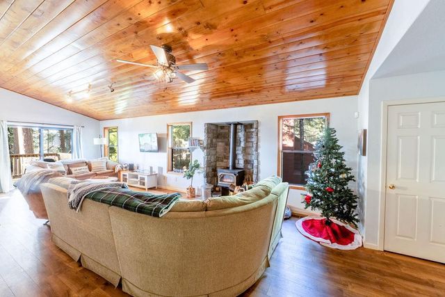 22324 Twain Harte Dr, Twain Harte, CA 95383