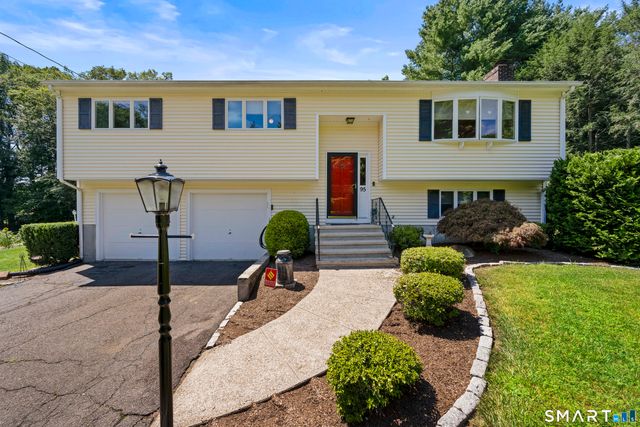 95 Pemberton Drive, Trumbull, CT 06611