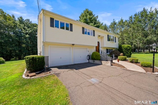 95 Pemberton Drive, Trumbull, CT 06611
