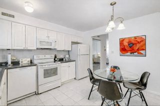 9387 Bay Colony Drive 3W, Des Plaines, IL 60016