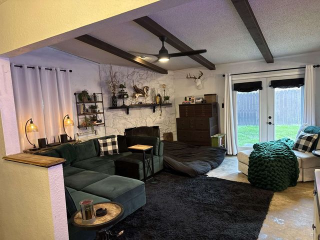 109 E Gladiola St, White Oak, TX 75693