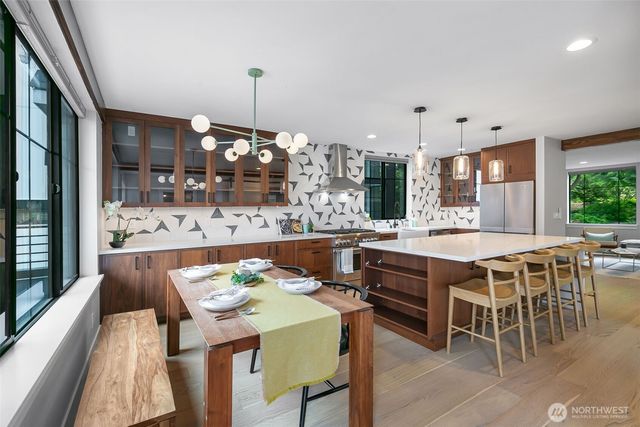 10715 2nd Avenue NW, Seattle, WA 98177