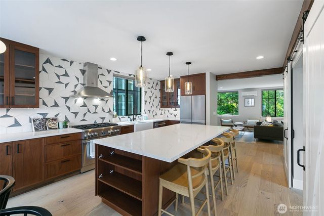 10715 2nd Avenue NW, Seattle, WA 98177