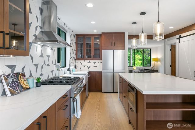 10715 2nd Avenue NW, Seattle, WA 98177