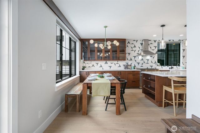 10715 2nd Avenue NW, Seattle, WA 98177