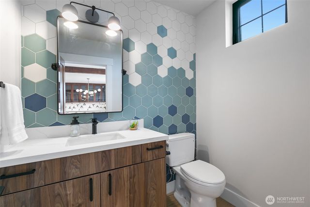 10715 2nd Avenue NW, Seattle, WA 98177