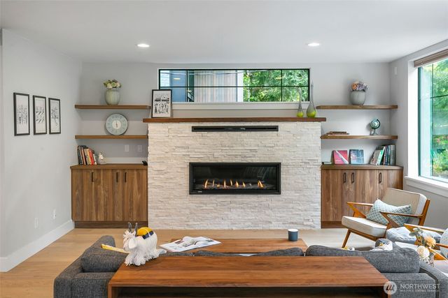 10715 2nd Avenue NW, Seattle, WA 98177