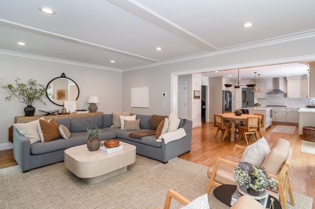 53 Beacon St, Natick, MA 01760