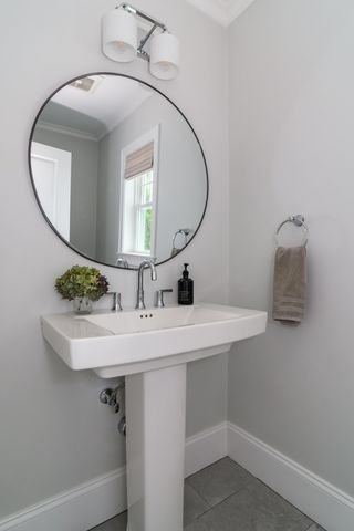 53 Beacon St, Natick, MA 01760