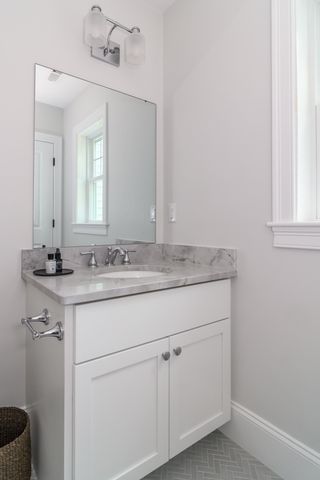 53 Beacon St, Natick, MA 01760