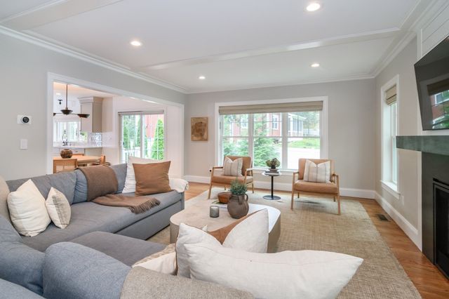 53 Beacon St, Natick, MA 01760