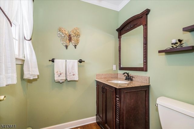 4 Woods Ave, Stanhope Boro, NJ 07874