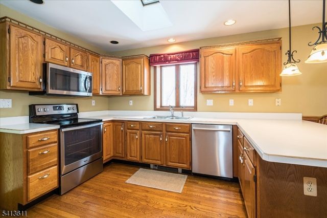 4 Woods Ave, Stanhope Boro, NJ 07874