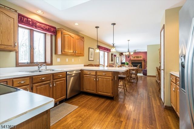 4 Woods Ave, Stanhope Boro, NJ 07874