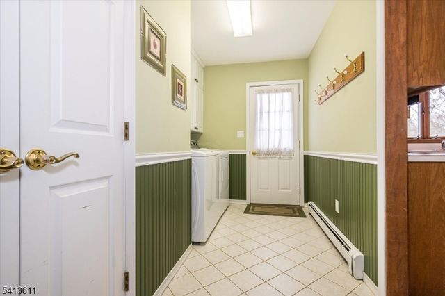 4 Woods Ave, Stanhope Boro, NJ 07874