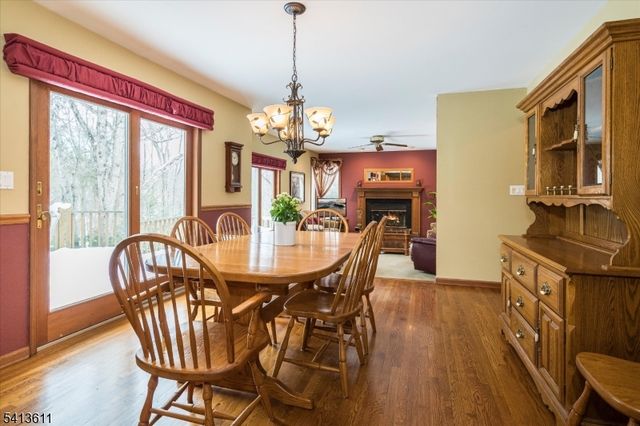 4 Woods Ave, Stanhope Boro, NJ 07874