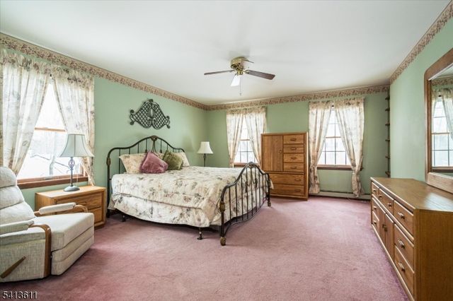 4 Woods Ave, Stanhope Boro, NJ 07874