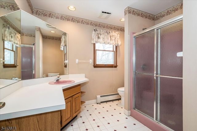 4 Woods Ave, Stanhope Boro, NJ 07874