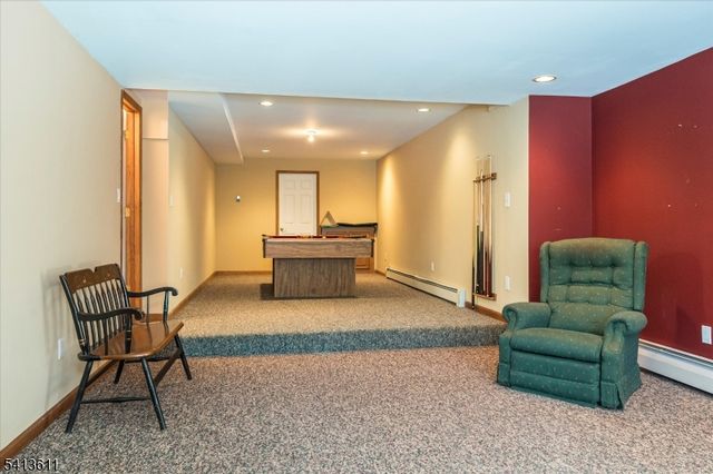 4 Woods Ave, Stanhope Boro, NJ 07874