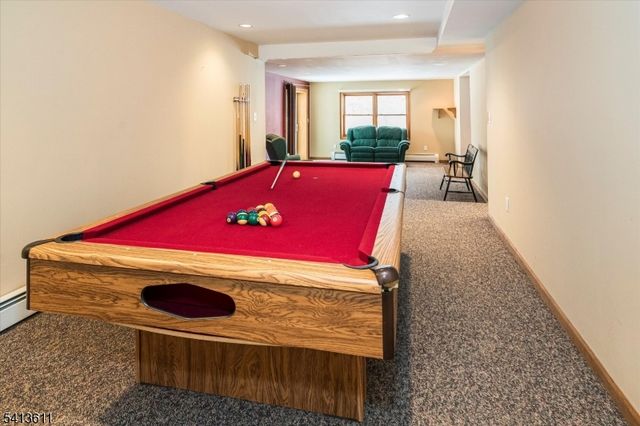 4 Woods Ave, Stanhope Boro, NJ 07874