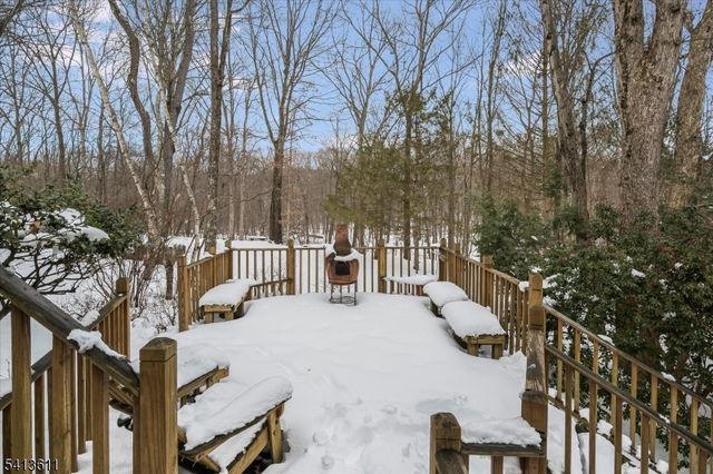 4 Woods Ave, Stanhope Boro, NJ 07874