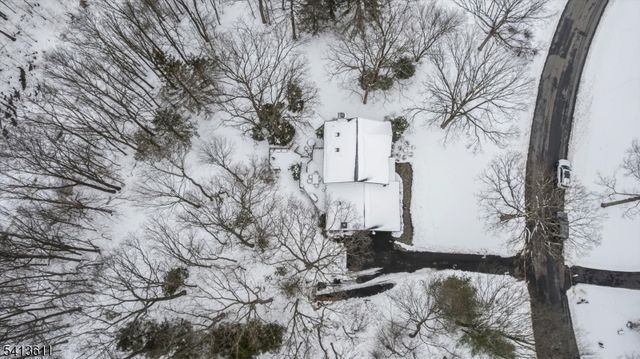 4 Woods Ave, Stanhope Boro, NJ 07874