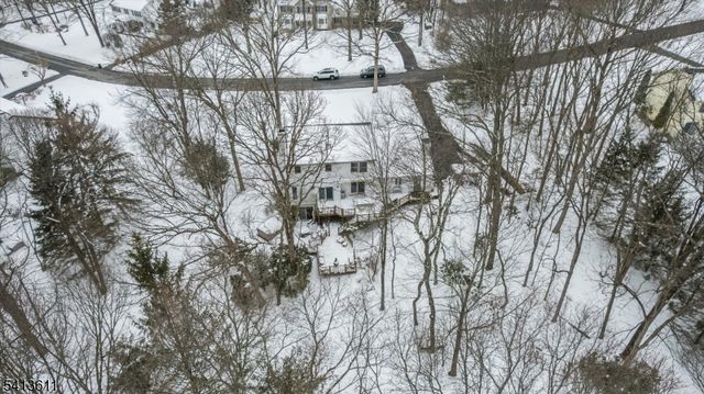 4 Woods Ave, Stanhope Boro, NJ 07874