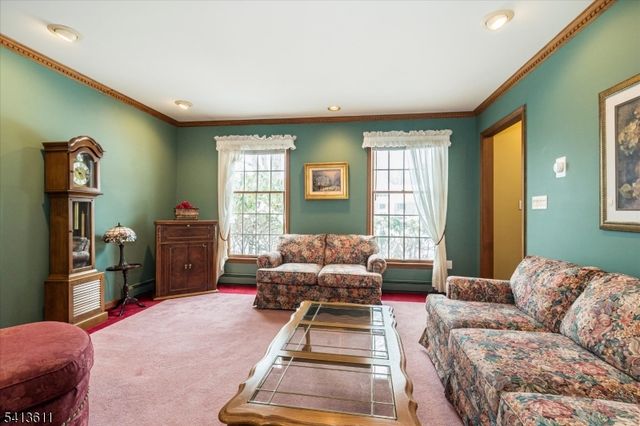 4 Woods Ave, Stanhope Boro, NJ 07874