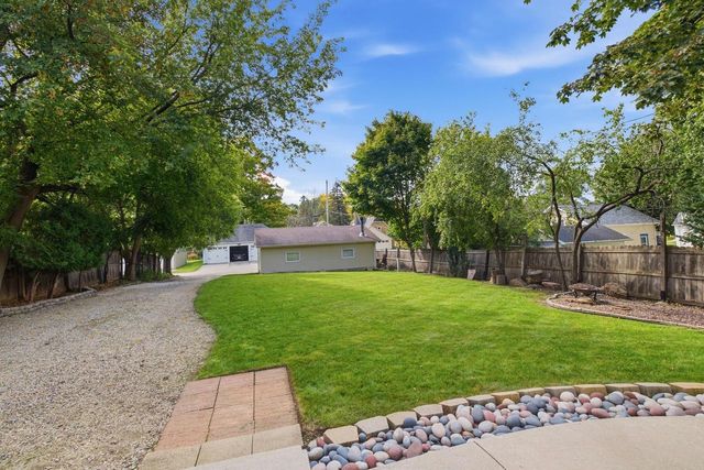 1059 Walnut STREET, West Bend, WI 53095