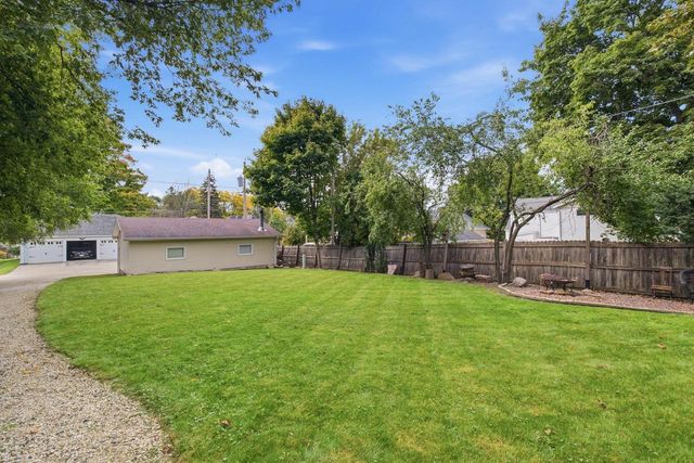 1059 Walnut STREET, West Bend, WI 53095